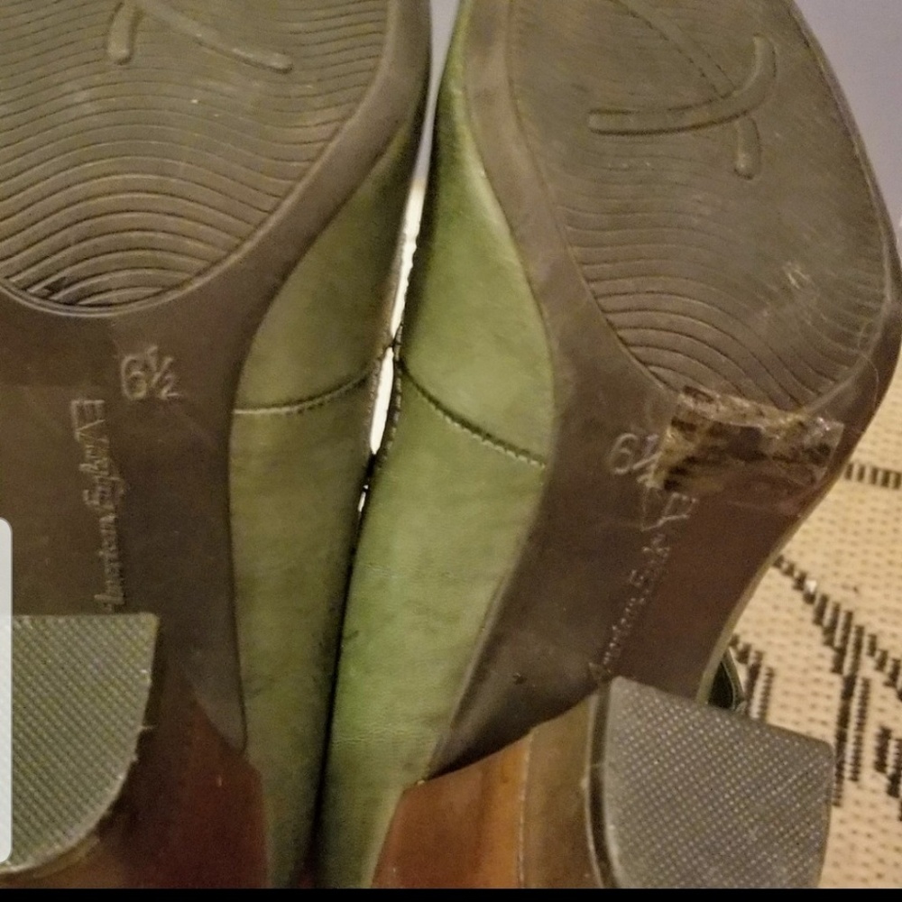 Double strapped, green vegan Maryjane pumps* see price firm - Picture 3 of 7